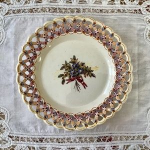 1946 Portuguese Handmade Pottery Plate: Soares Dos Reis Gaia. Hand painted.